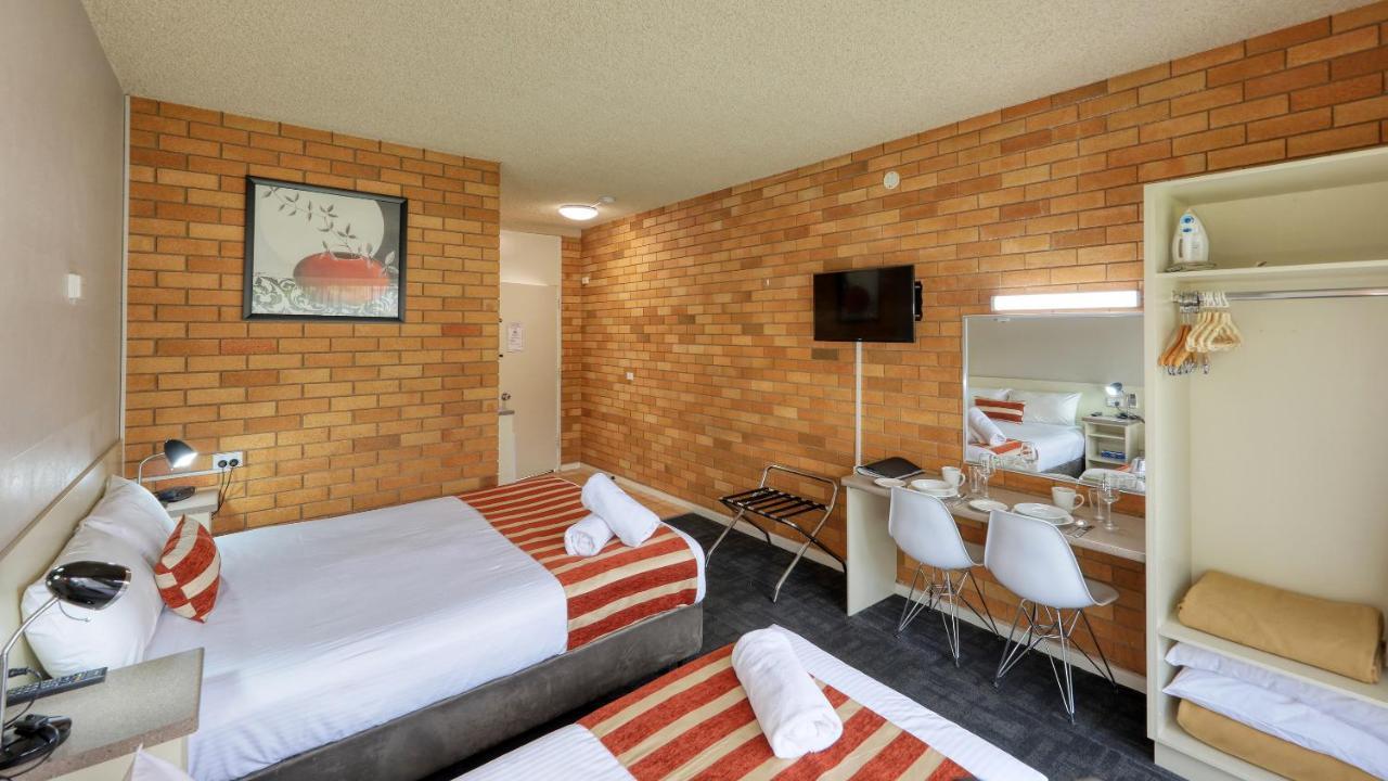 Court Street Motel Parkes Εξωτερικό φωτογραφία