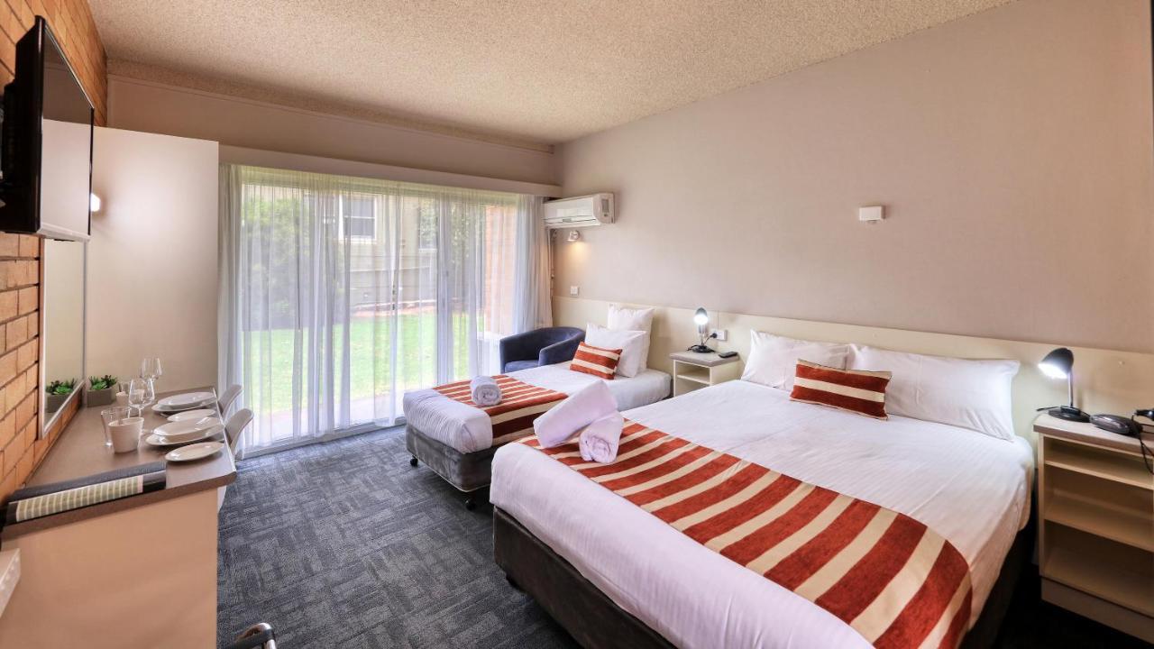 Court Street Motel Parkes Εξωτερικό φωτογραφία